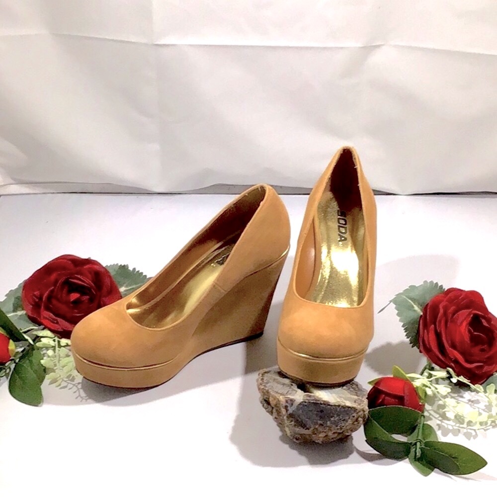 Soto women’s wedge platform shoes tan